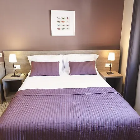 Guest house Fonda Montserrat 2*