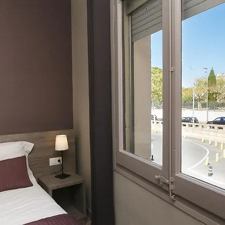 Fonda Montserrat Guest house 2*