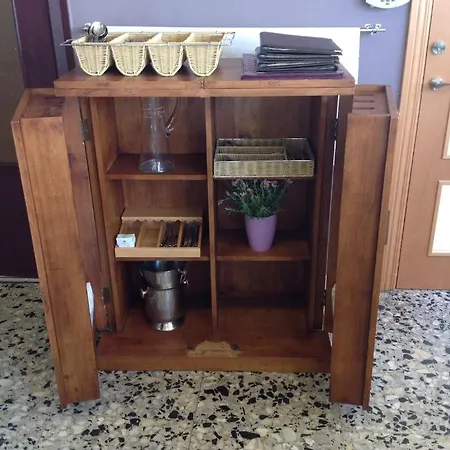 Fonda Montserrat Guest house