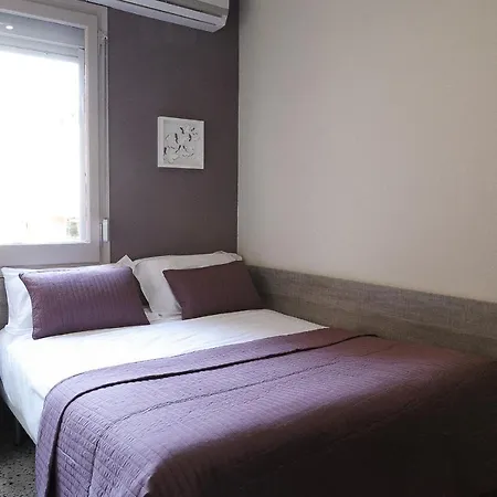 Guest house Fonda Montserrat 2*
