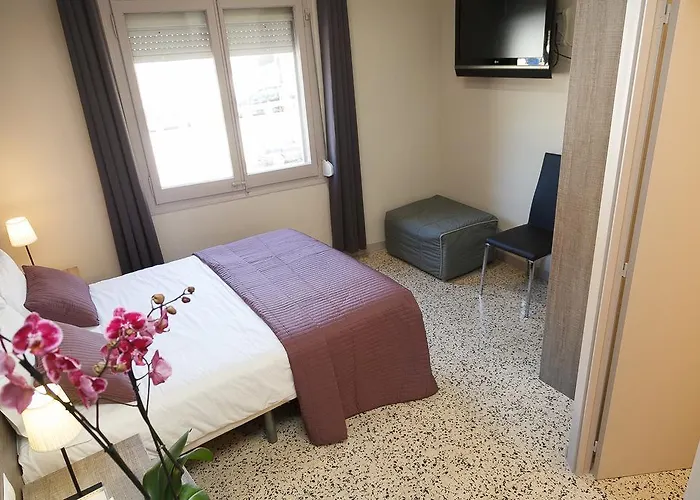 Fonda Montserrat Casa de hóspedes 2*